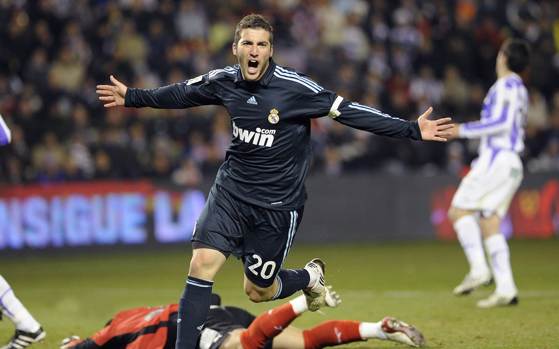 开云·体育官方网站入口-体育赛事激烈紧张，令人热血澎湃，体育赛事精彩瞬间